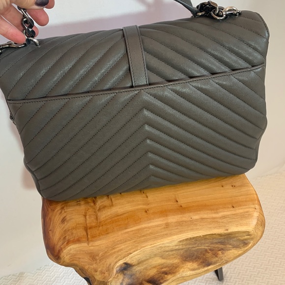 ♥️SOLD♥️ YSL Quilted Leather Large College Bag - Picture 8 of 16